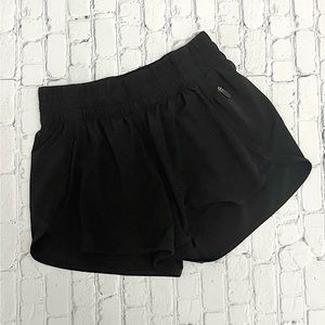 Lululemon Low-Rise Tracker Shorts 4”
